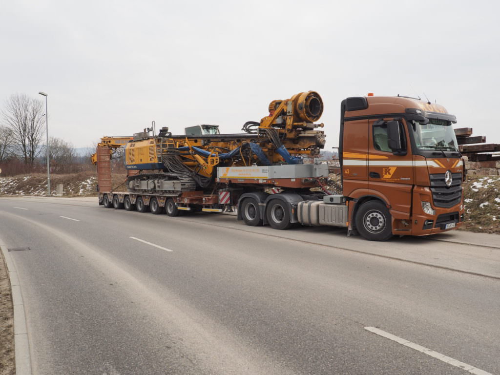 Koch Kieswerk & Transporte Metzingen Metzingen Und wieder eine Achse mehr...