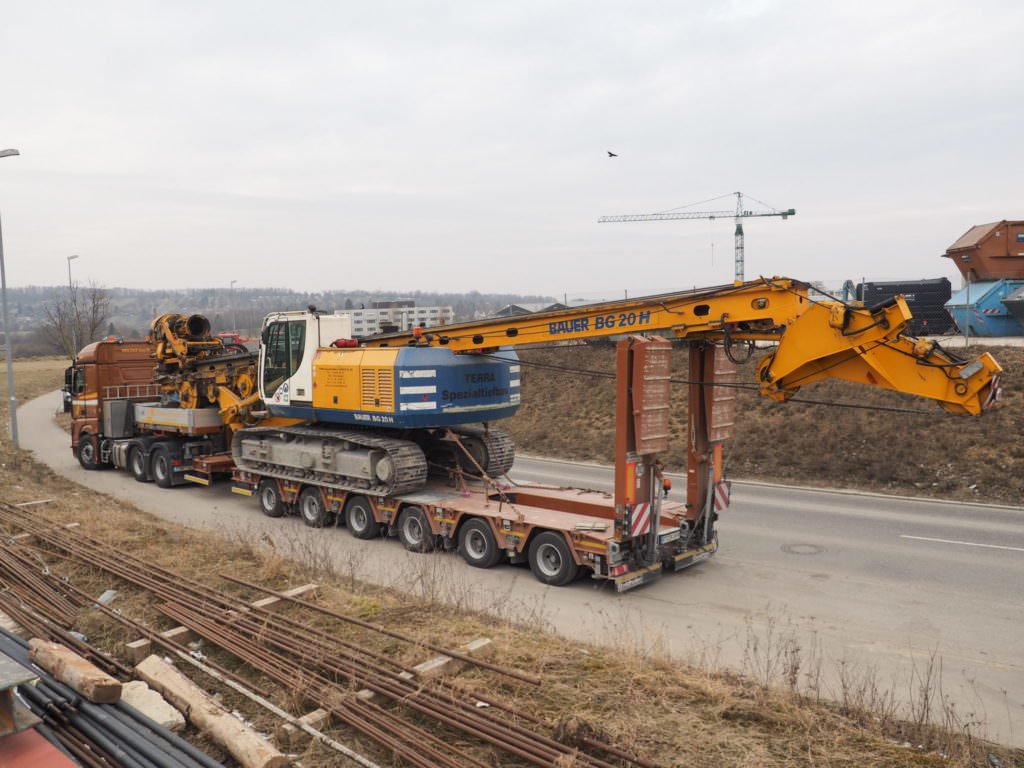 Koch Kieswerk & Transporte Metzingen Metzingen Und wieder eine Achse mehr...